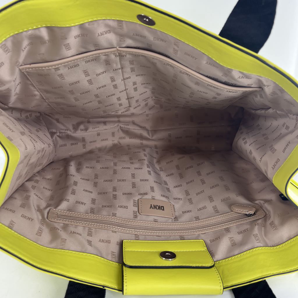 R198 stripe magnetic closure tote
