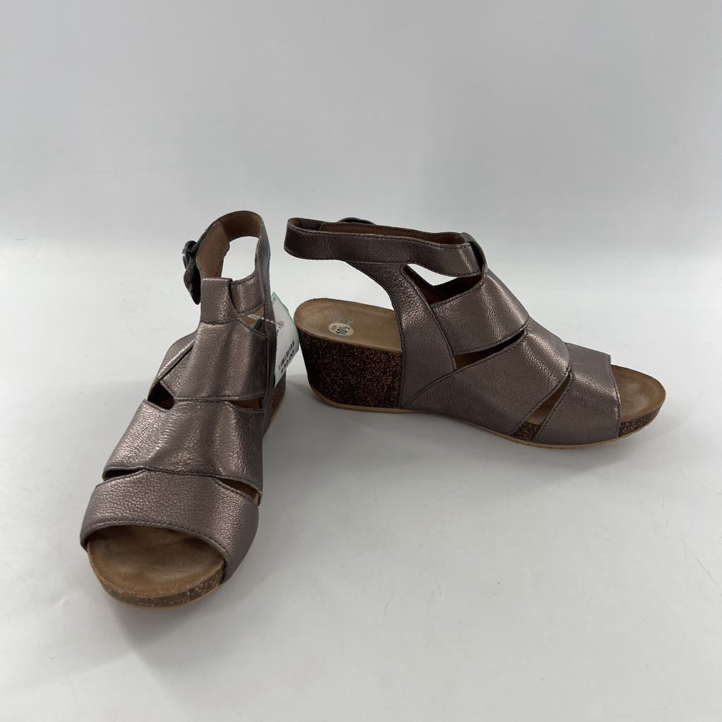 10.5/11 oepn toe ankle strap cork platform wedge sandals