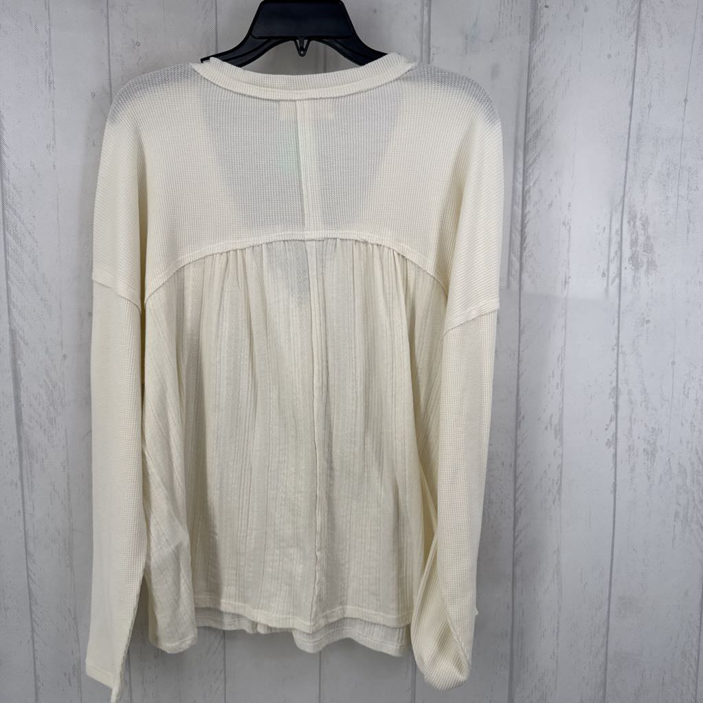 XL v-neck button front l/s top