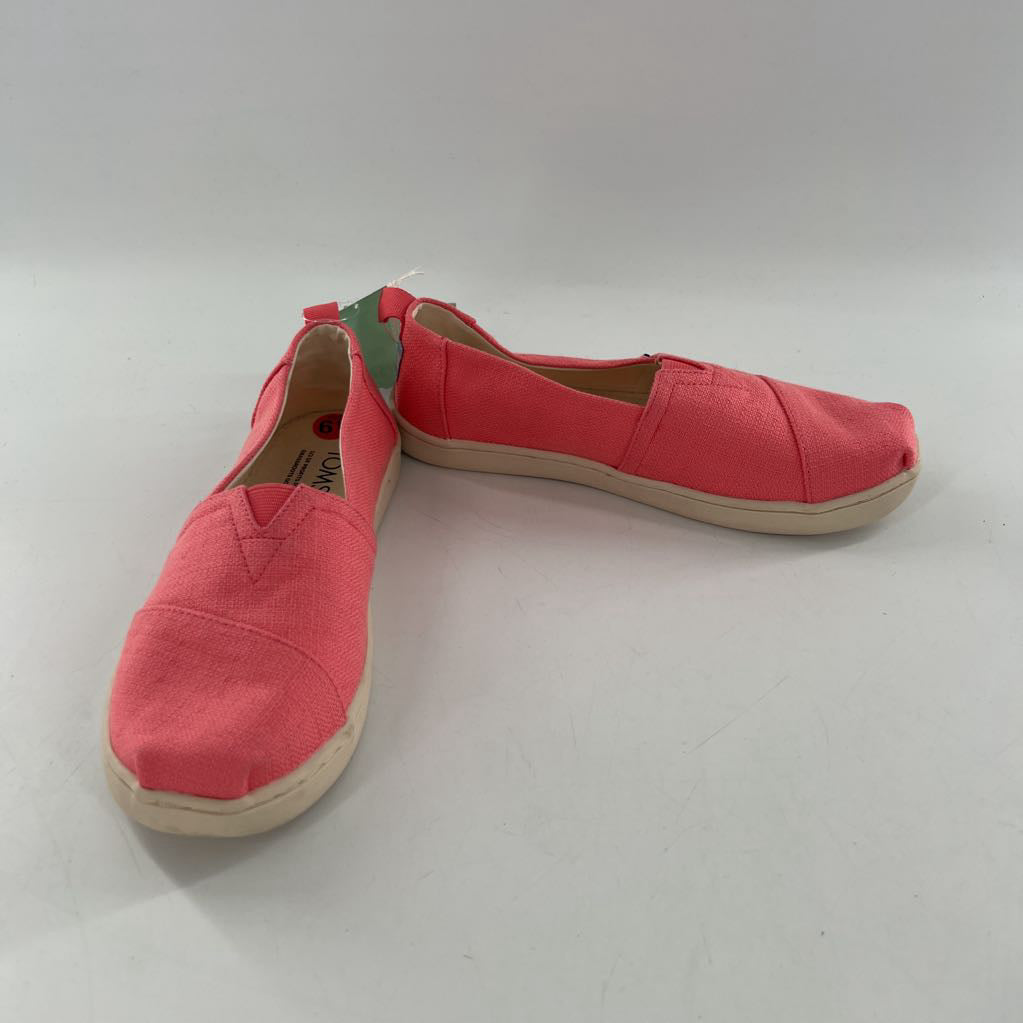6.5 canvas slip-ons