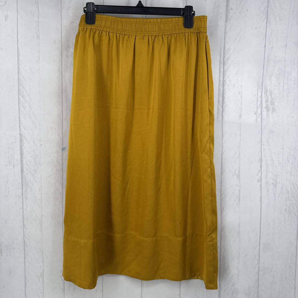 12 pull-on silky skirt