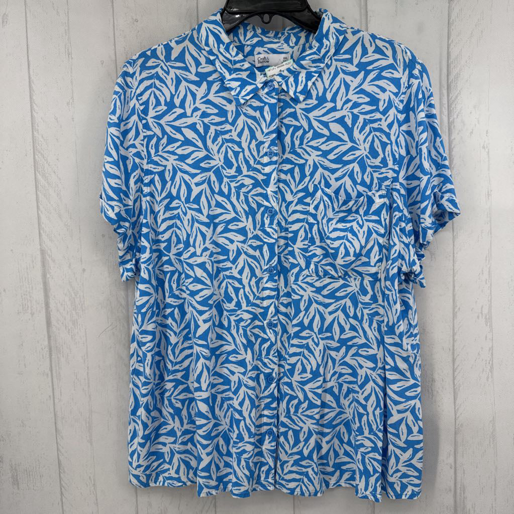 XXL leaf print button down s/s top