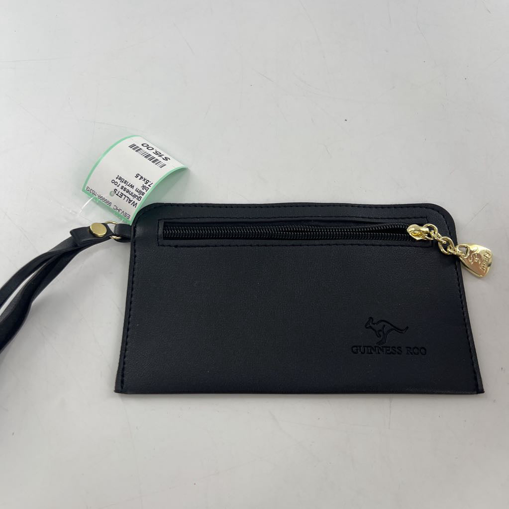 slim wristlet