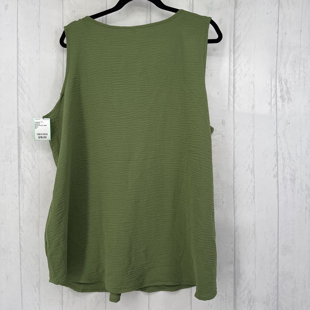 3X textured split neck tank
