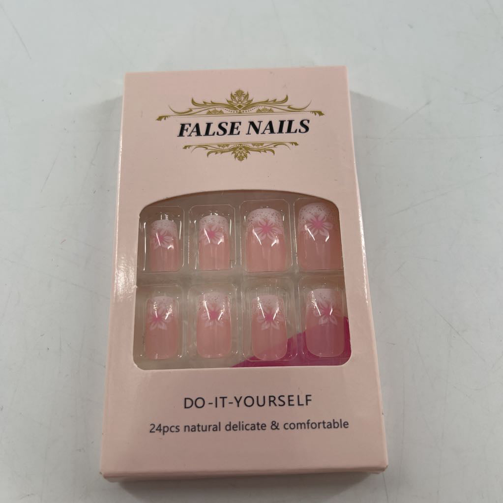 false nails-pink flower