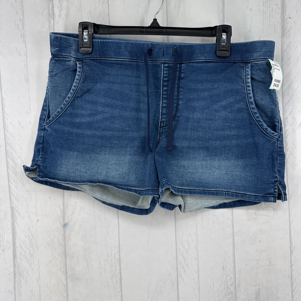 12 pull-on lounge shorts