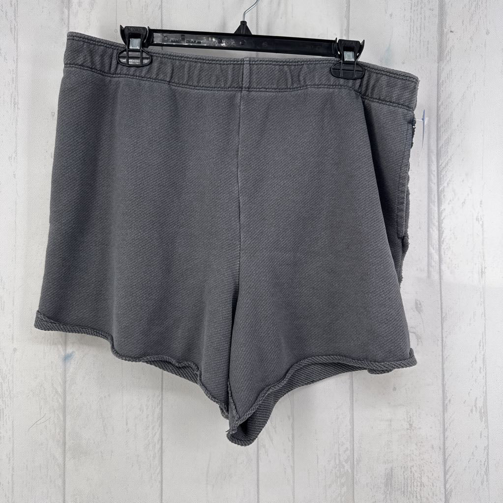 XL pull-on shorts