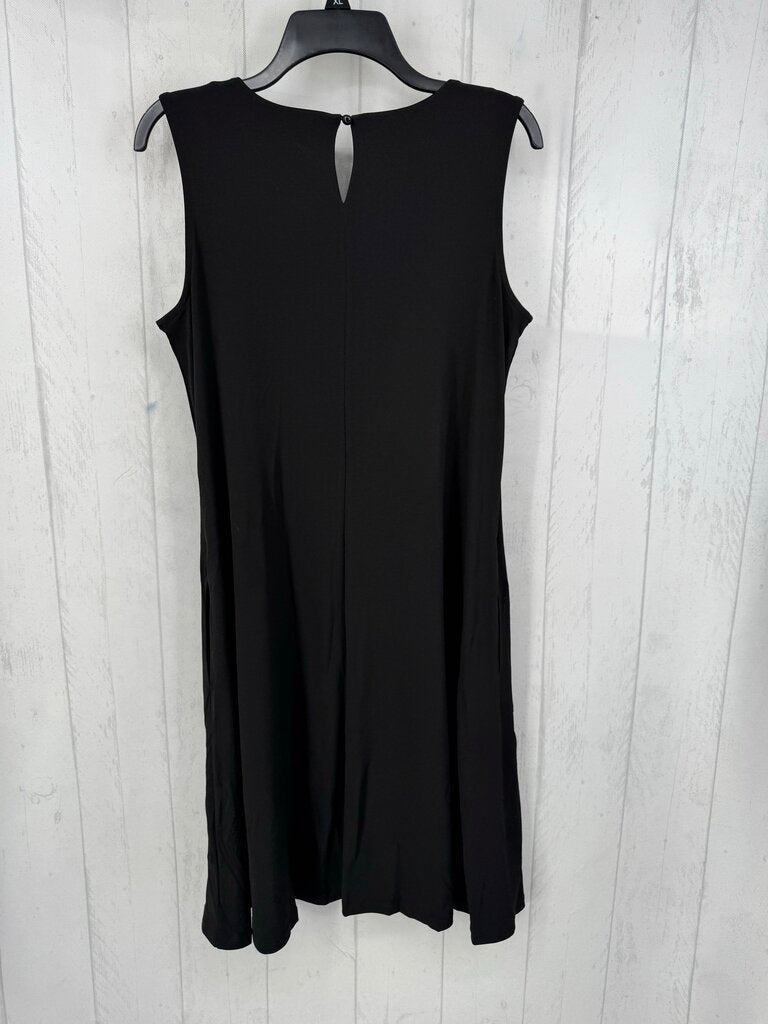 M slvls scoop neck dress