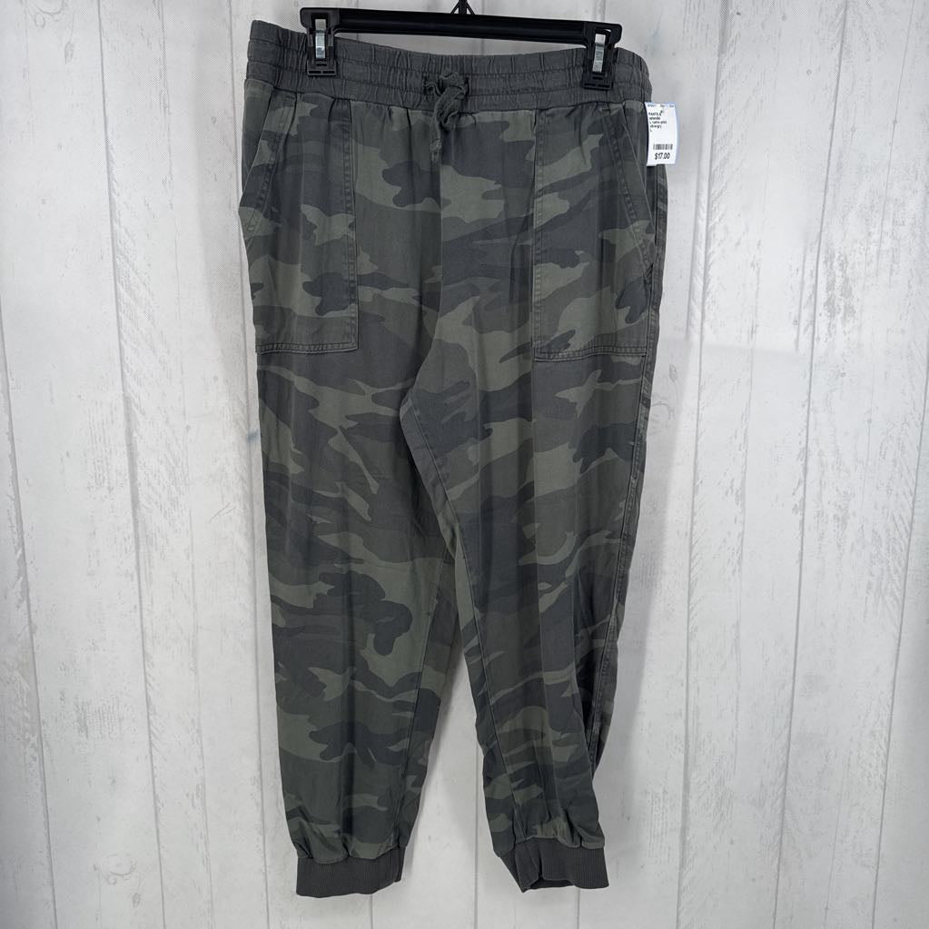 L camo print joggers