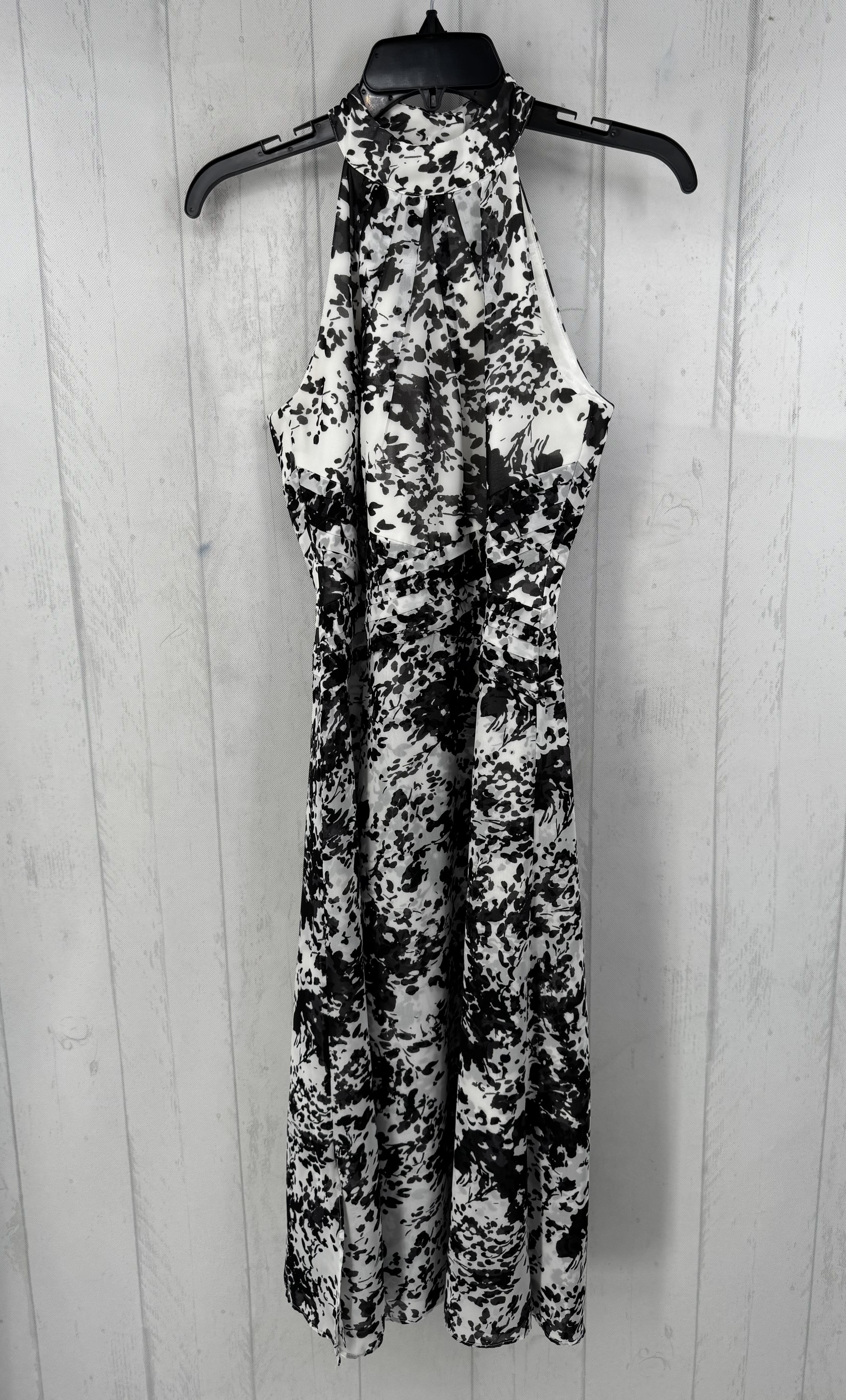 4 flo print open back slvls dress