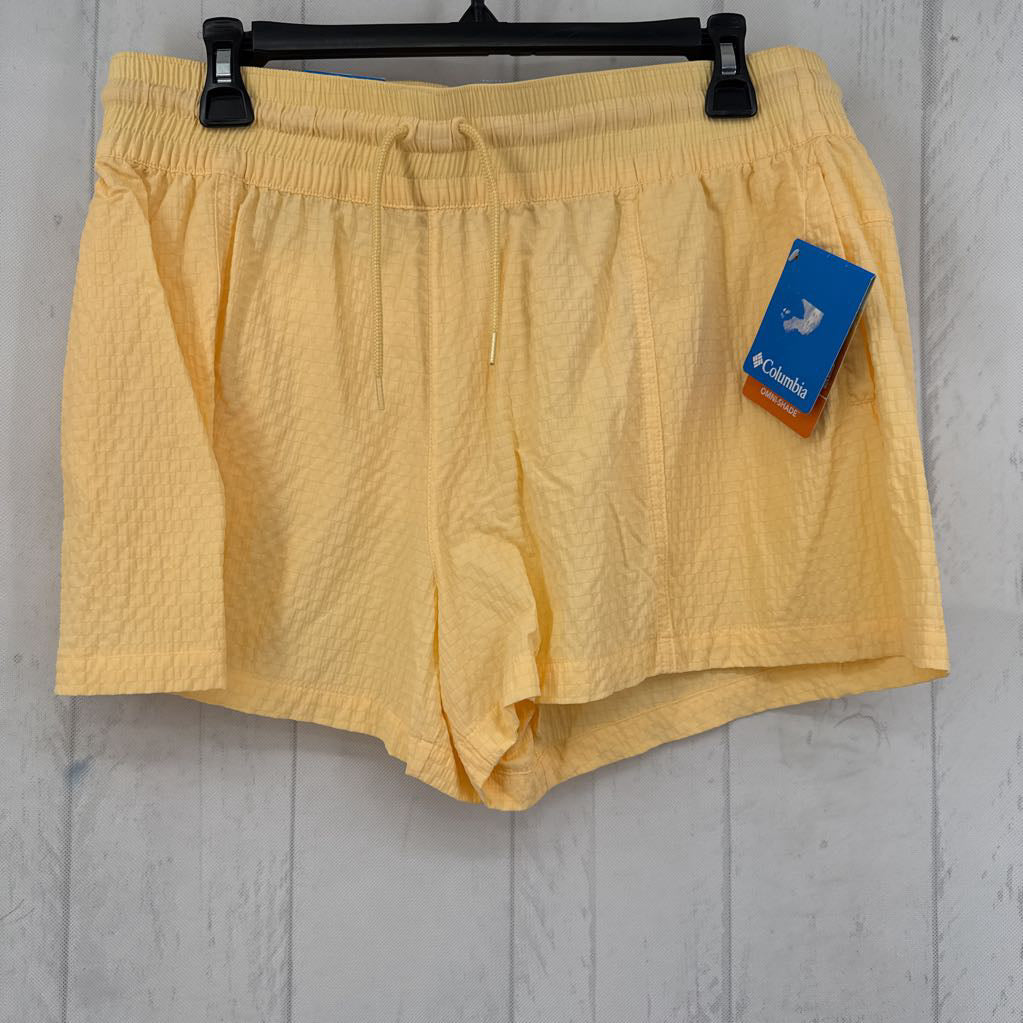 L pull-on shorts