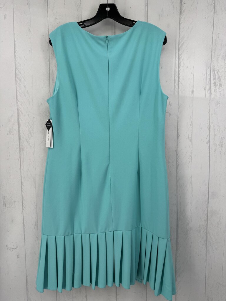 16 notch neck pleated hem slvls dress