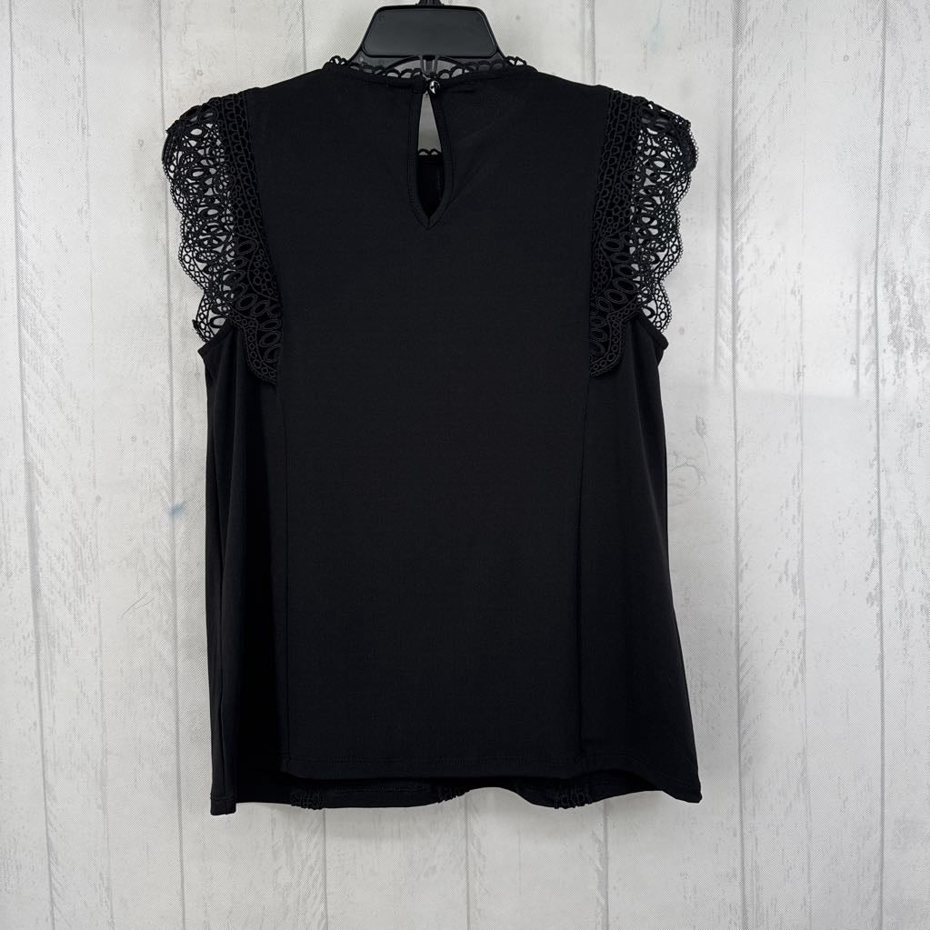 S lace detail tank