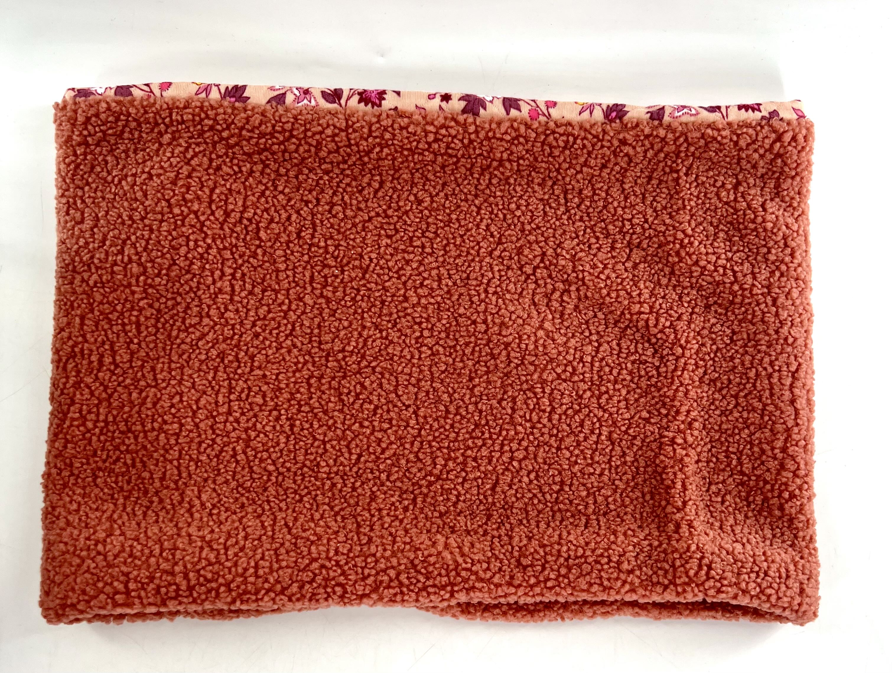 R40 faux fur scarf
