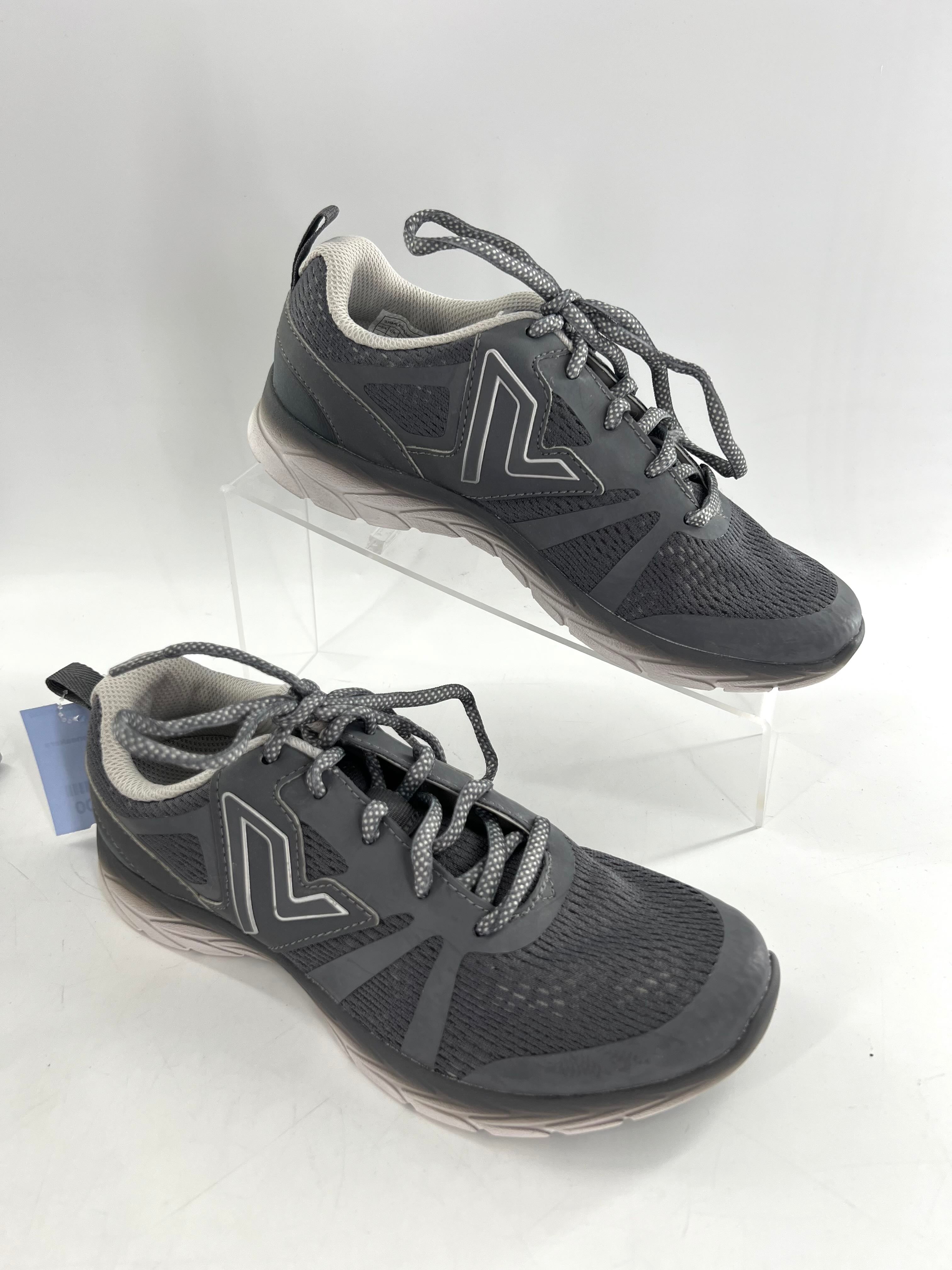 6 lace up sneakers