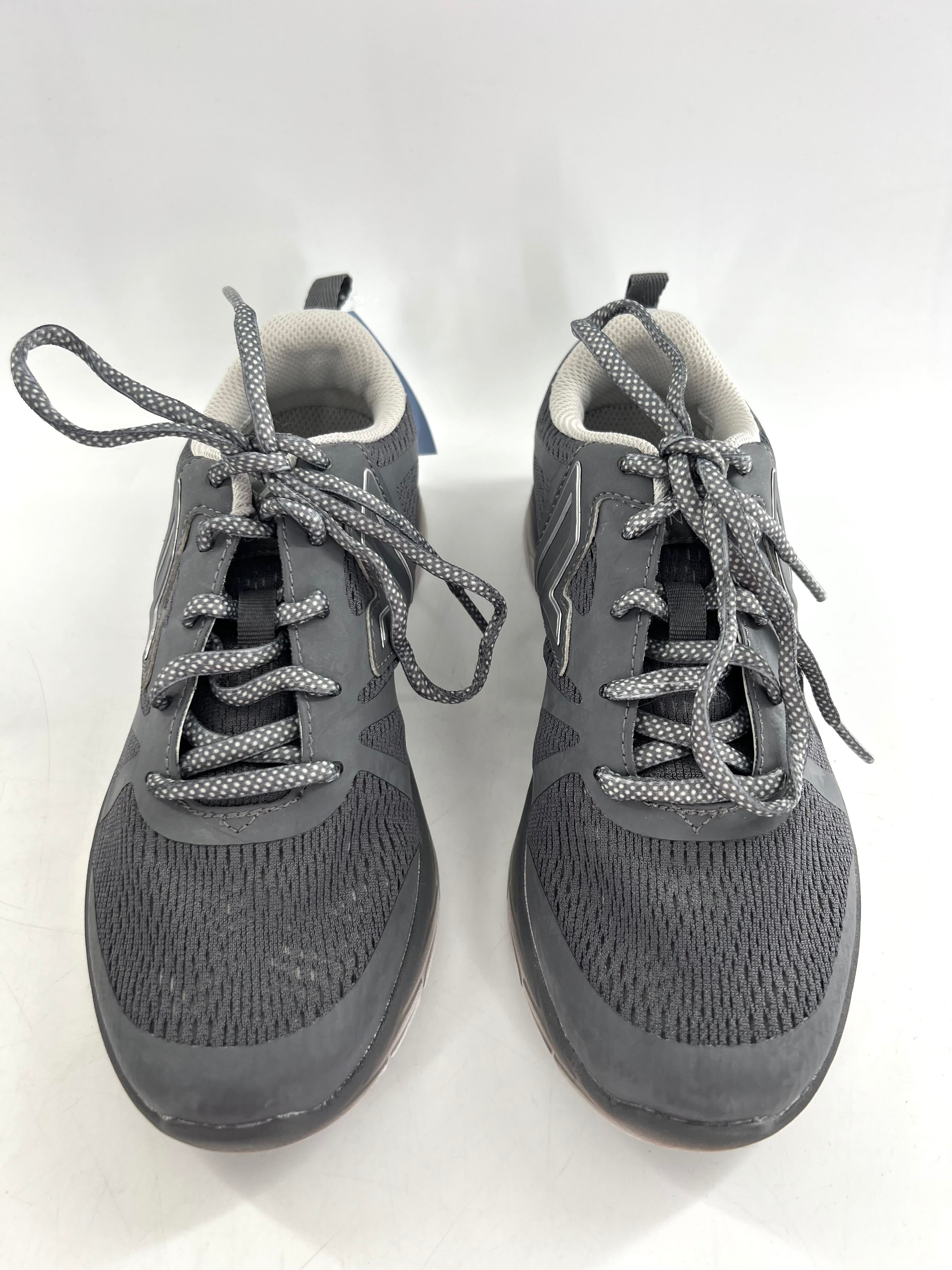 6 lace up sneakers