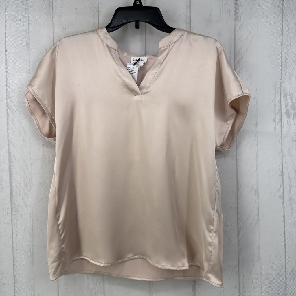 L s/s silky v-neck top