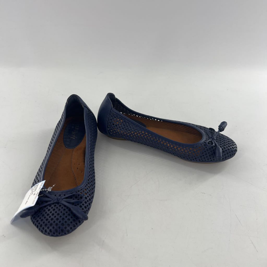 5 perforated slip-ons
