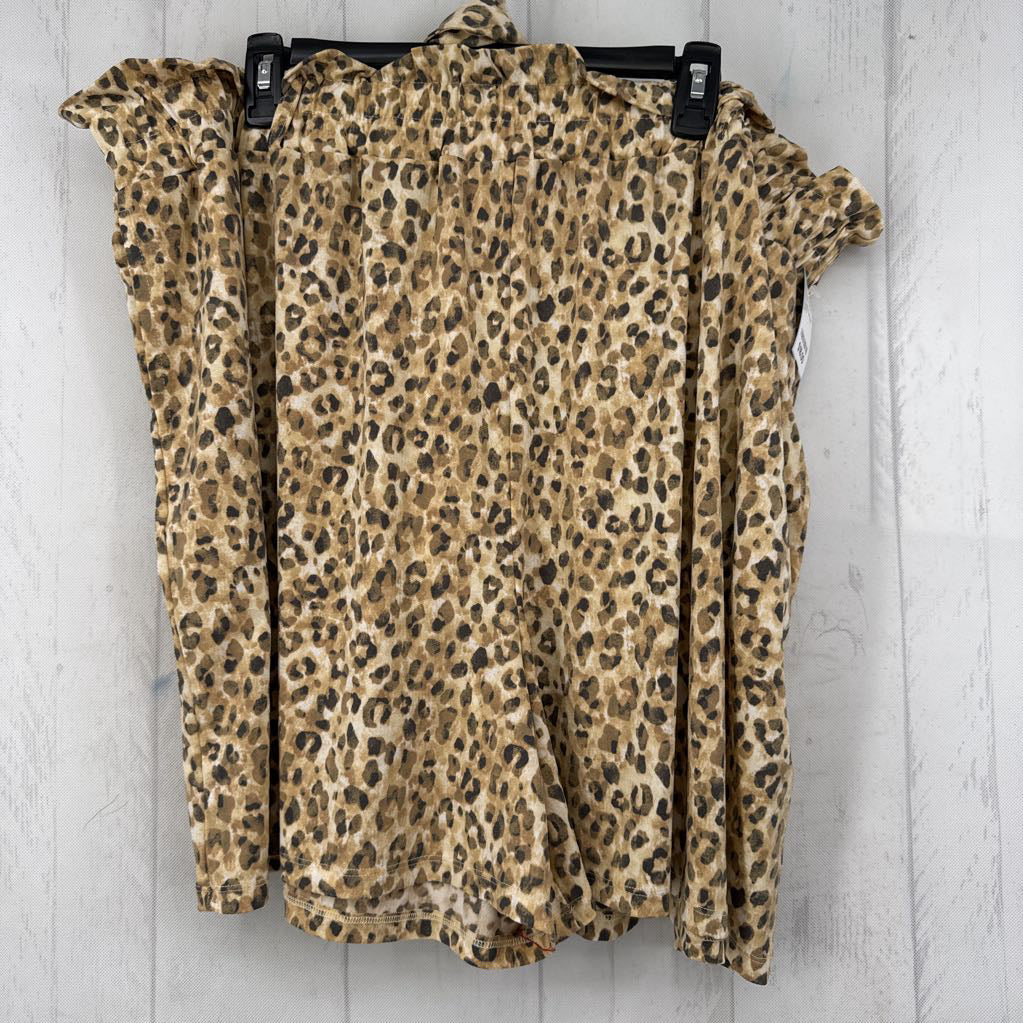 3XL belted animal print shorts