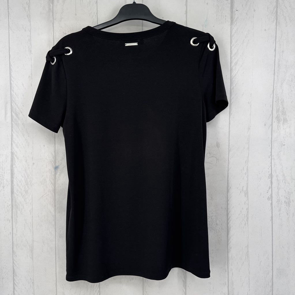 M grommet round neck s/s top