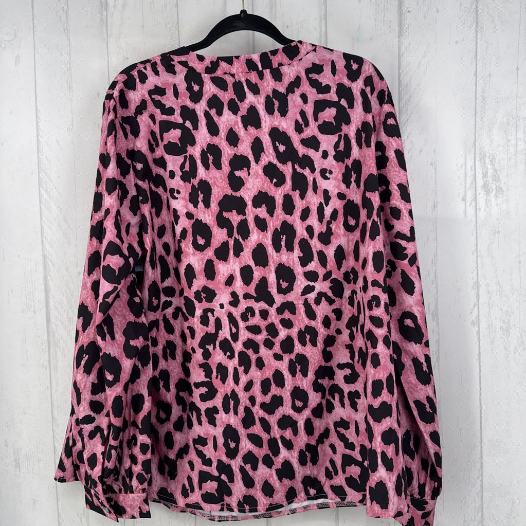 XXL animal print v-neck l/s top