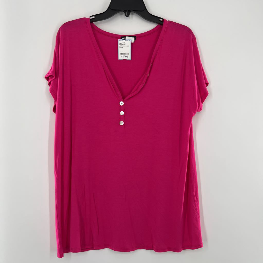 L buttoned v-neck s/s top