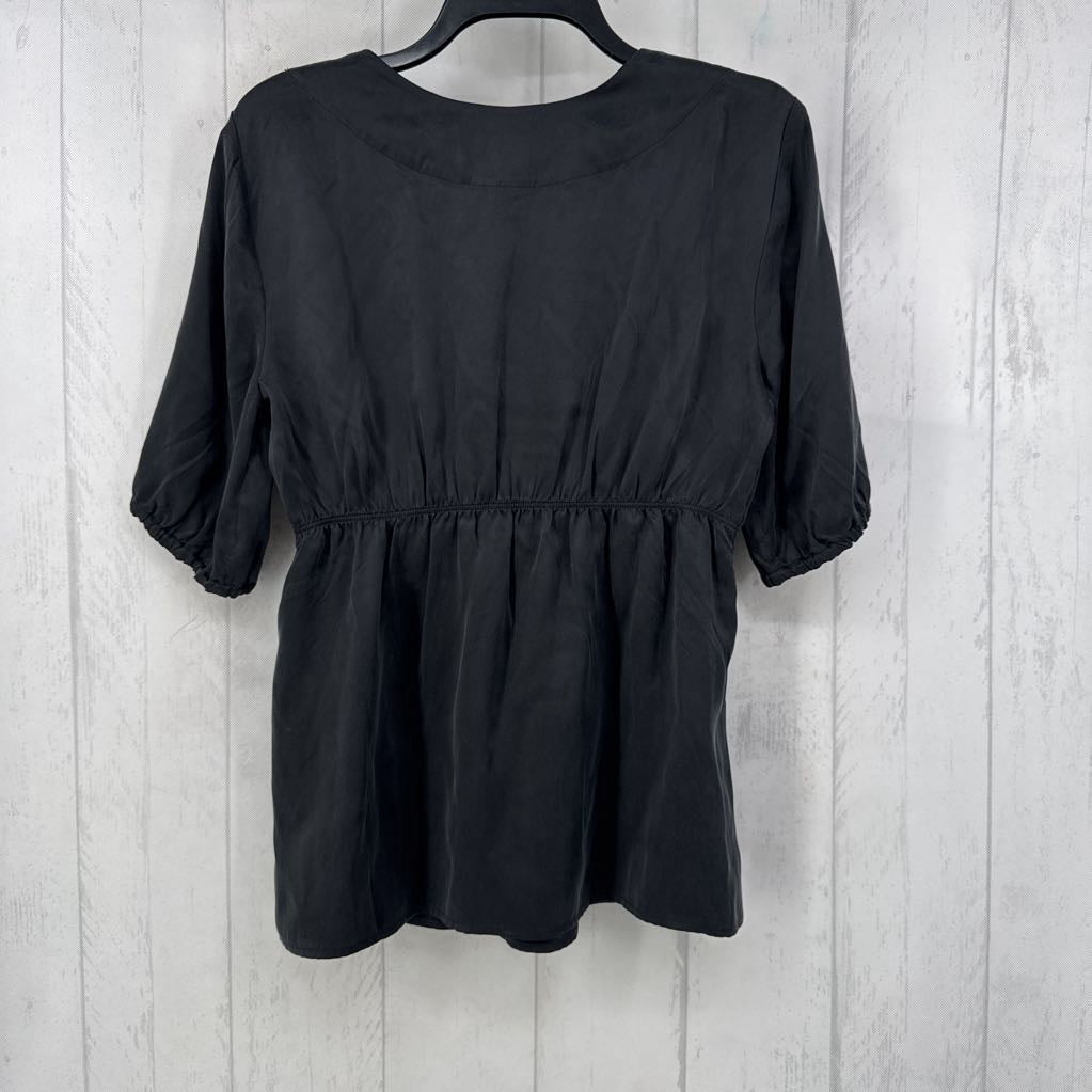 R60 M v-neck s/s peplum top