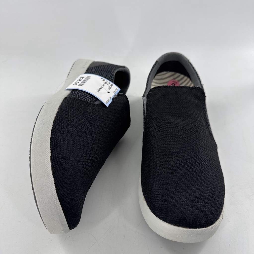 9 slip-on sneaker