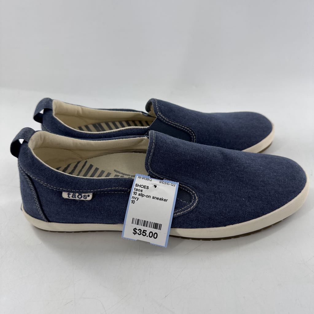 10 slip-on sneaker