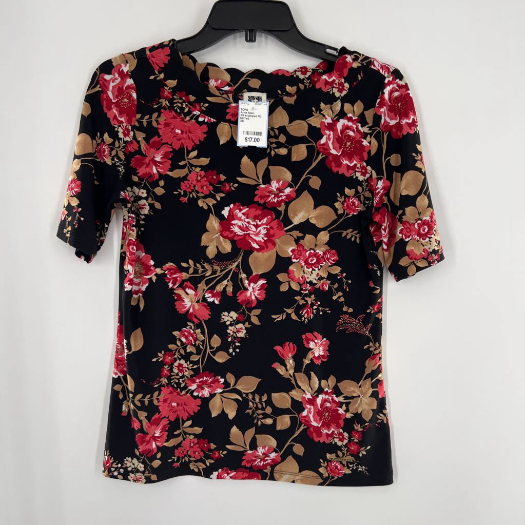 XS scalloped flo print s/s top
