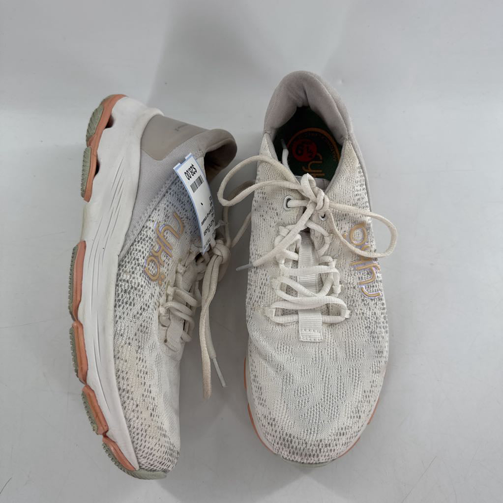 6.5 lace-up sneaker