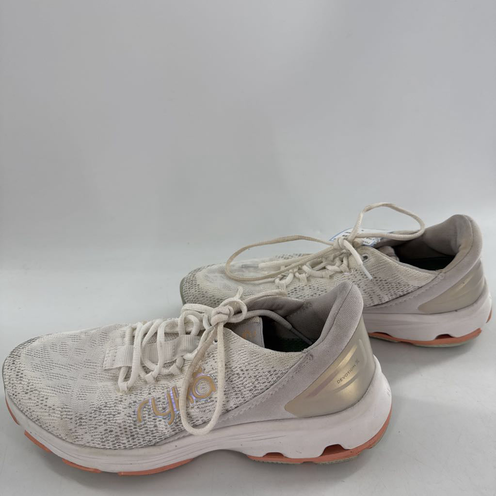 6.5 lace-up sneaker