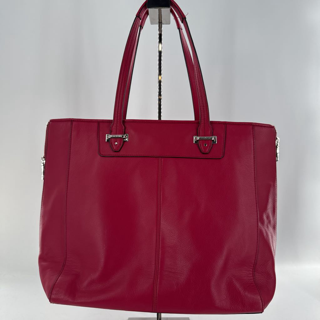dual handle top zip tote w/ zipper detail