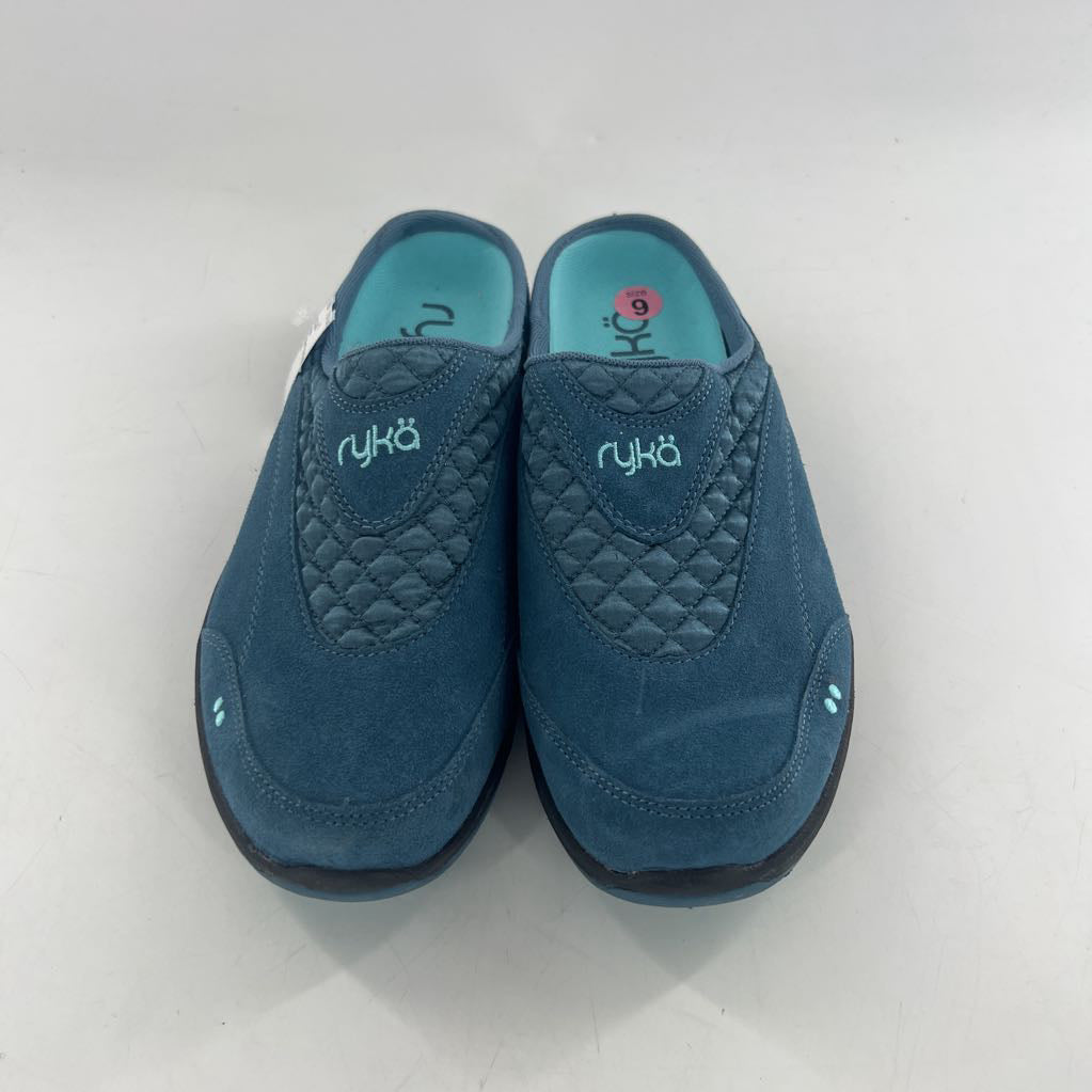 9 slip-on mule clogs