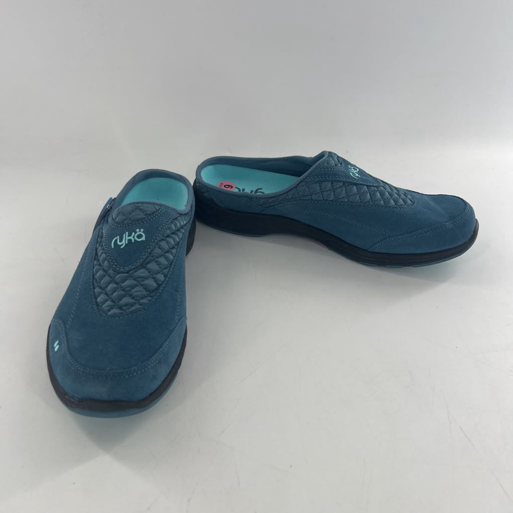 9 slip-on mule clogs