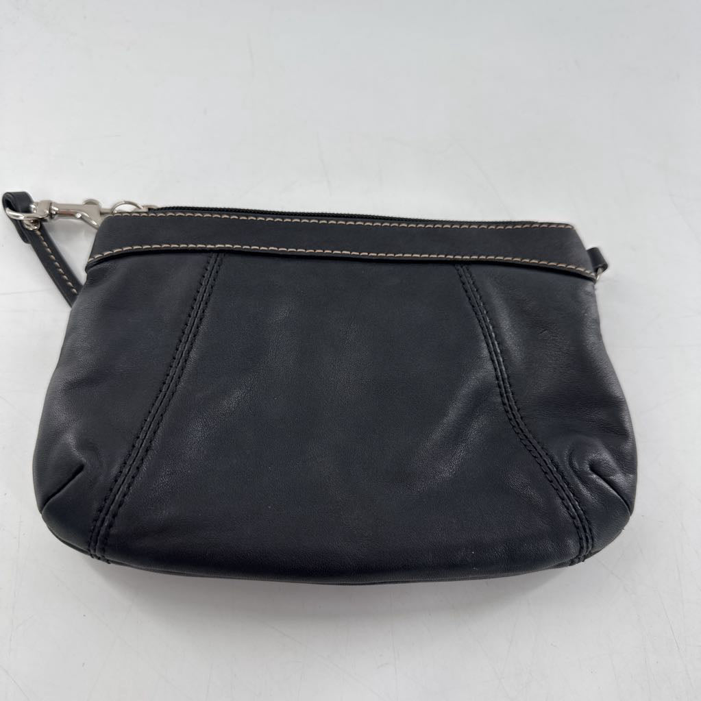 pleated wristlet