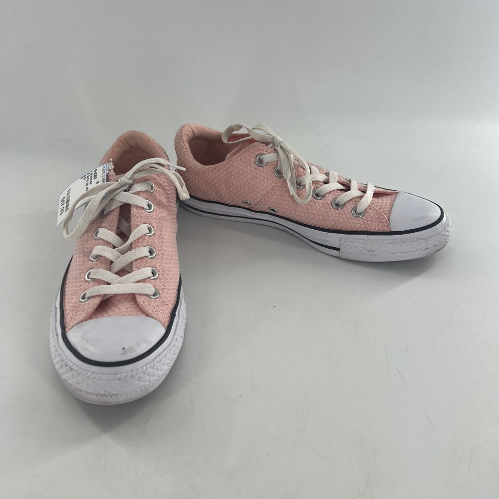 9 lace up chuck taylors