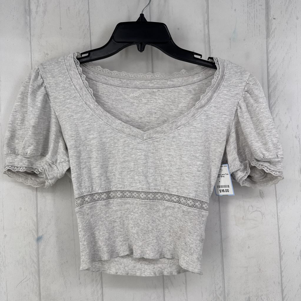 Cropped Lace Trim V-Neck T-shirt