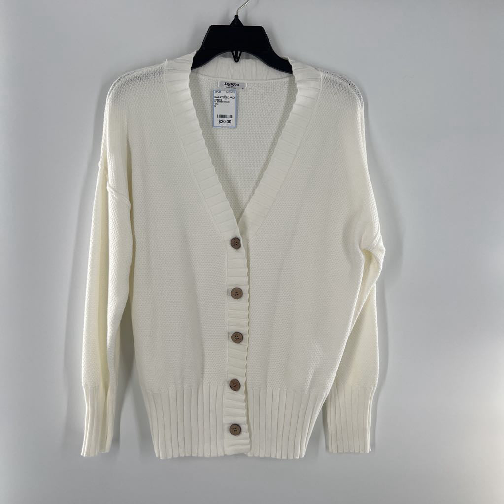 M button front cardi