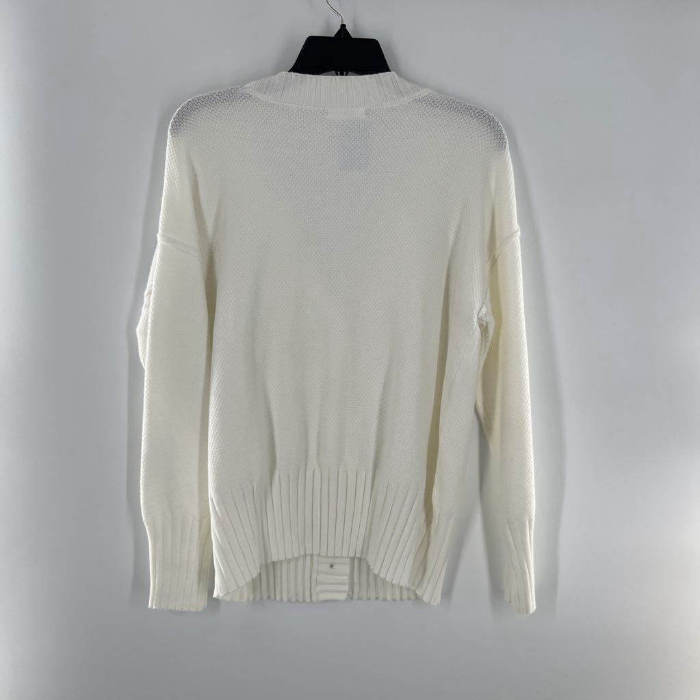 M button front cardi