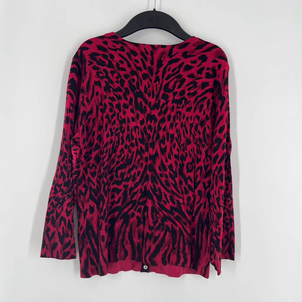 R50 L animal print button down sweater