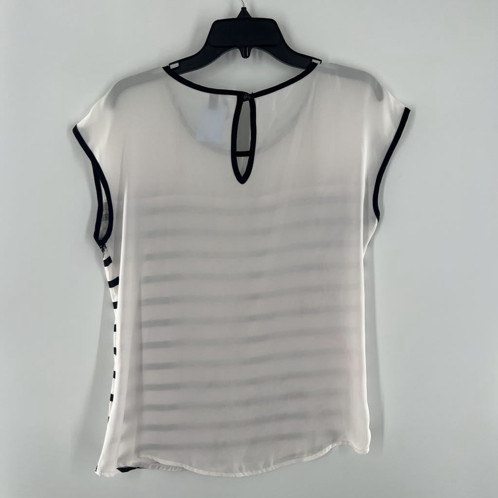 M striped lace accent slvls top