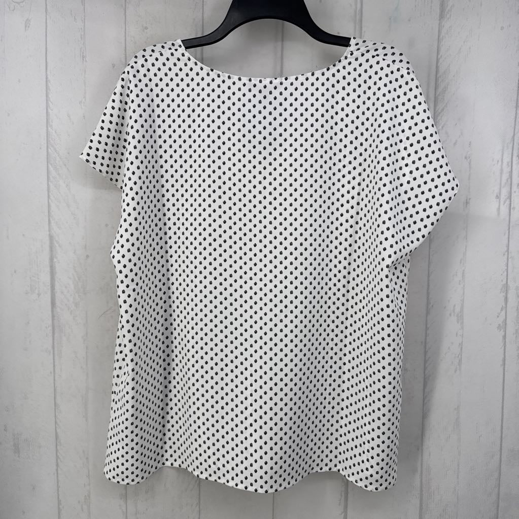 XL s/s dot print v-neck top