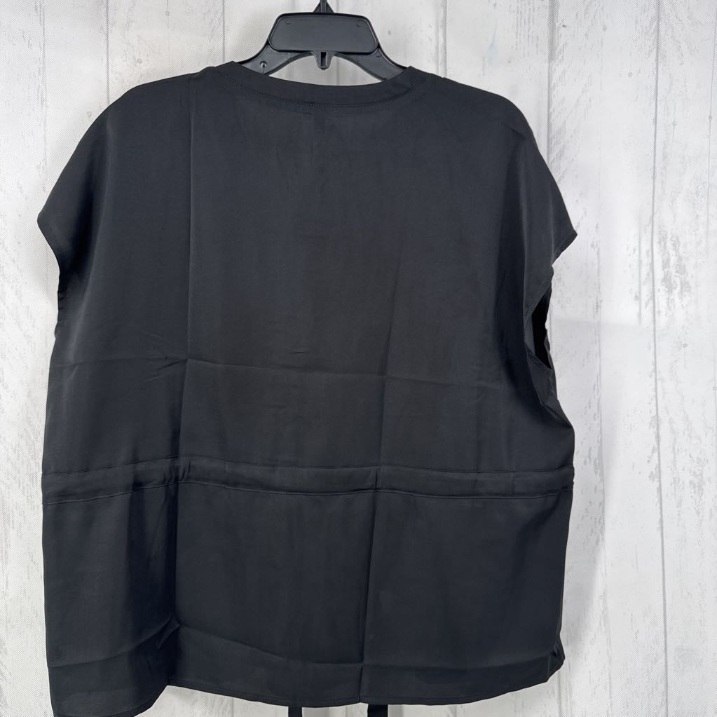 M button down v-neck s/s top