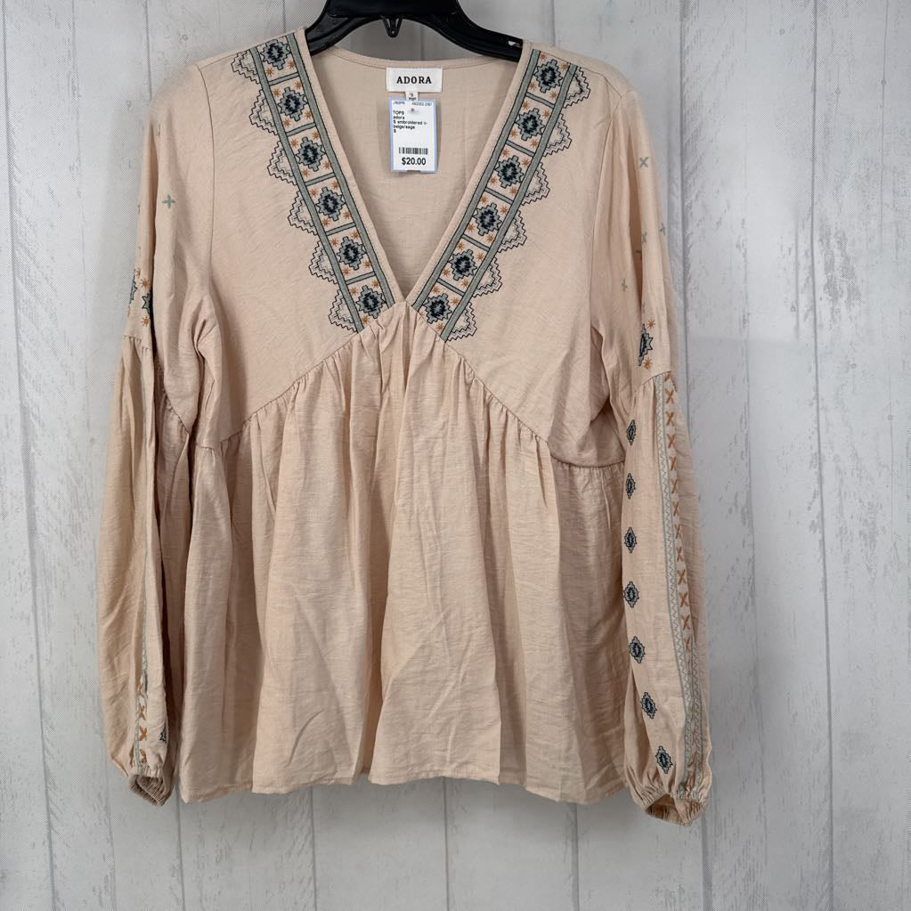 S embroidered v-neck l/s top