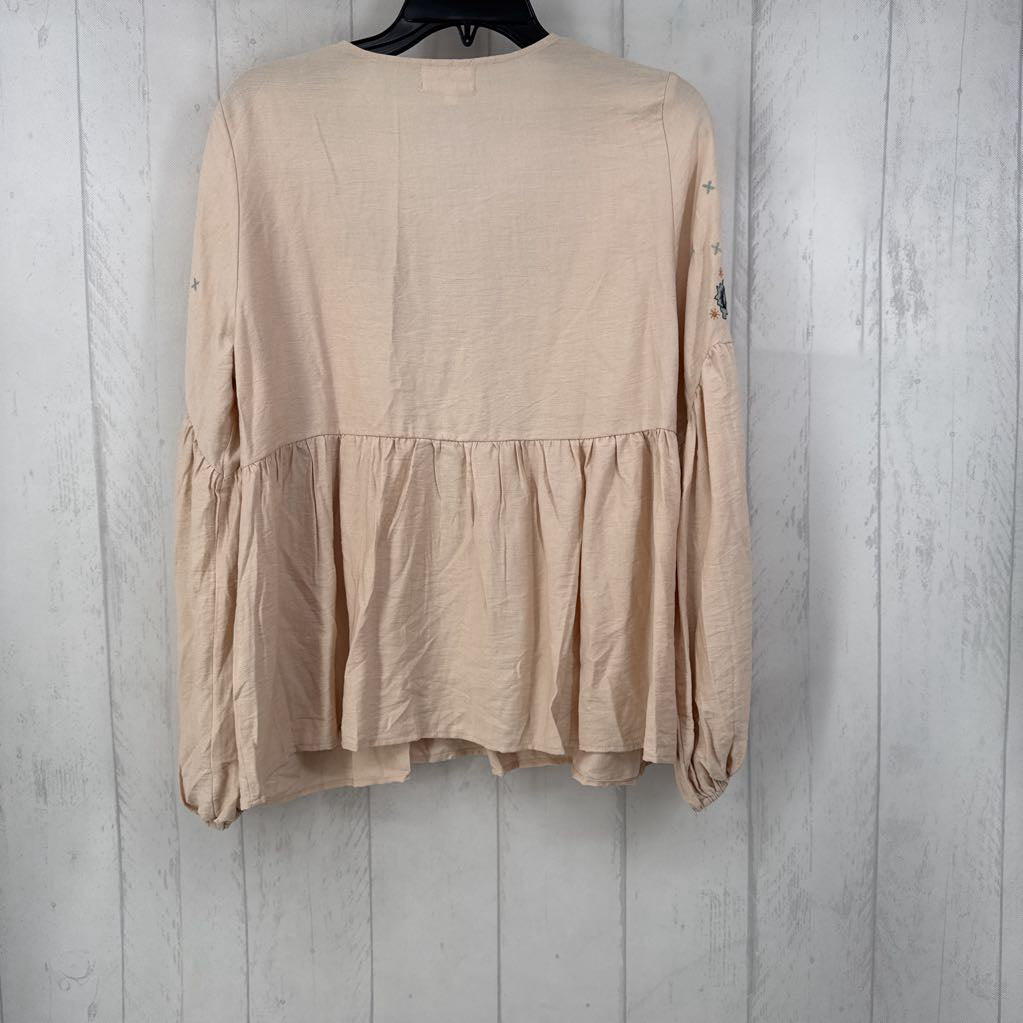 S embroidered v-neck l/s top