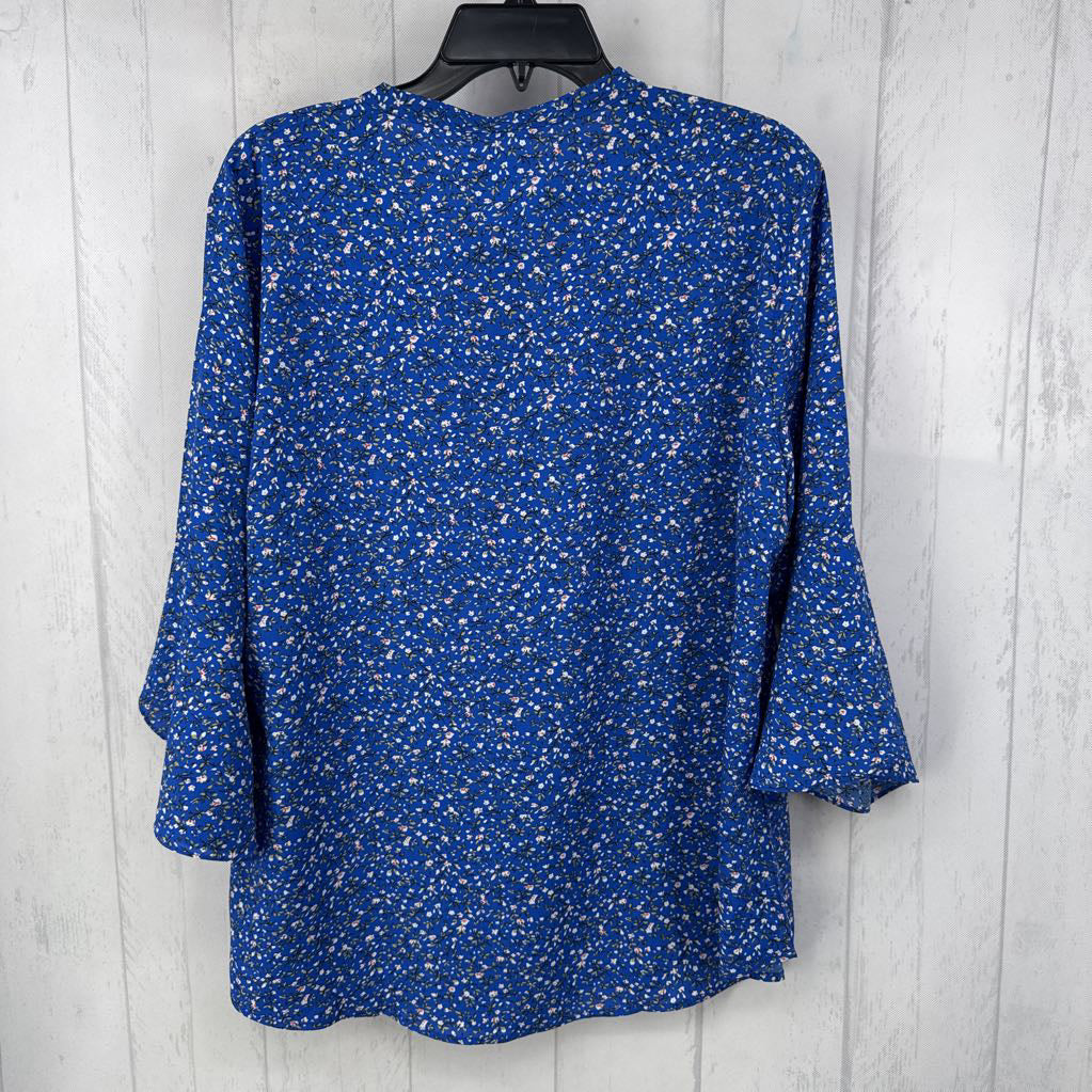 XL flo print v-neck flare slv top
