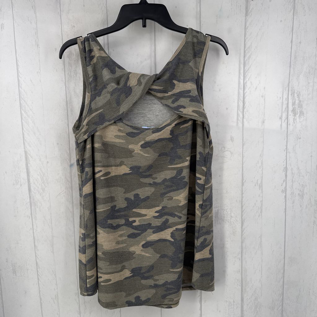 XL camo tank