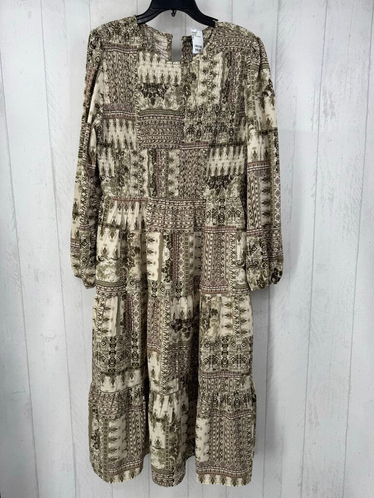 R40 XL l/s print smocked maxi dress