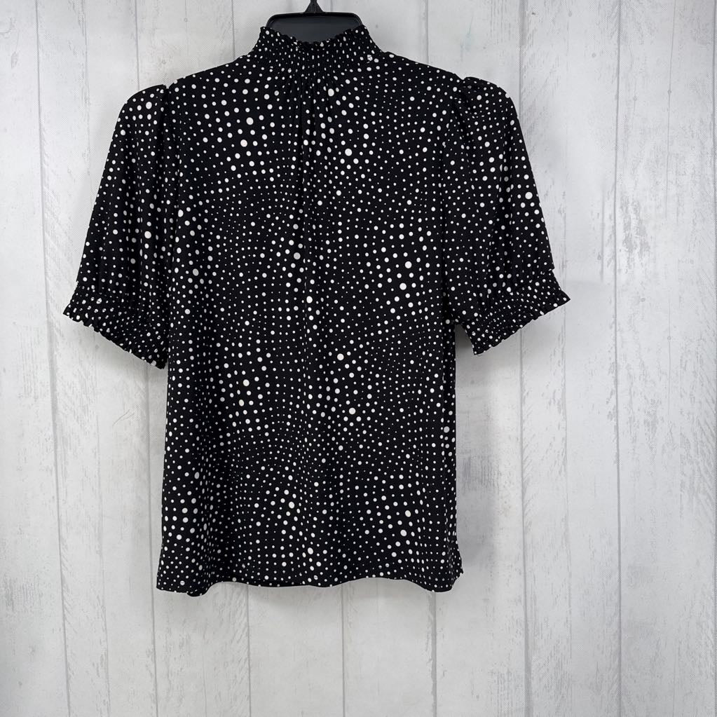 M circle print s/s mock neck top
